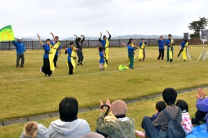 総合支援学校の児童・生徒によるよさこいの画像