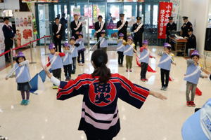 吉谷保育園の園児による遊戯の画像