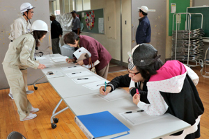 自主防災会による指定避難所開設の画像