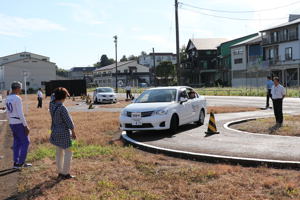 S字クランクを運転する参加者の画像