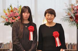 西脇順三郎賞と西脇順三郎賞新人賞を受賞したお二人の画像