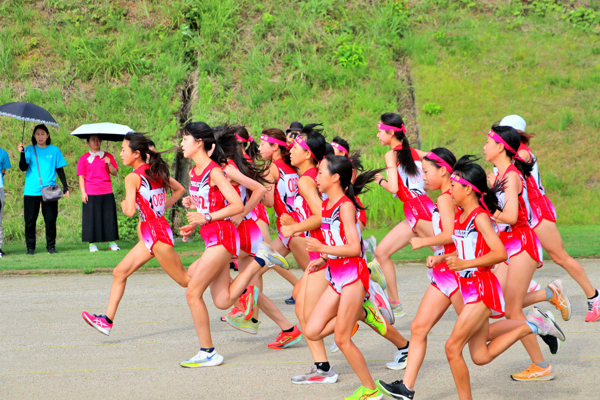小学・中学・一般の女子1,500m走の画像