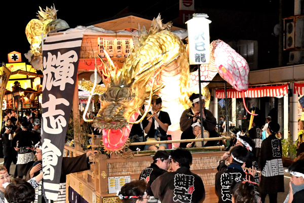平沢町輝志会の万灯の画像