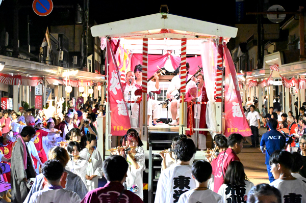 仮装盆踊りの画像