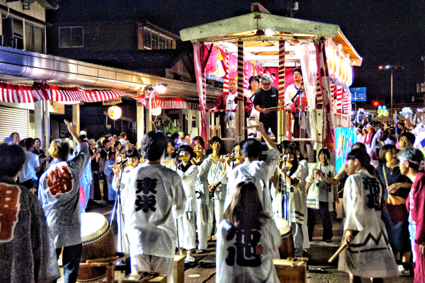 仮装盆踊りの画像