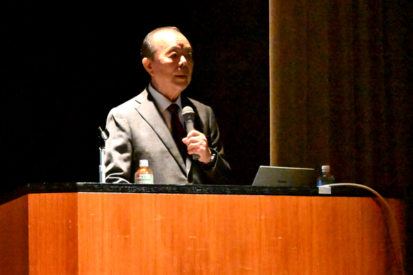 講師の山村さんの画像