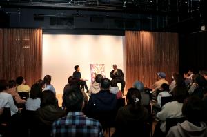 市内外からの参加者でにぎわう様子