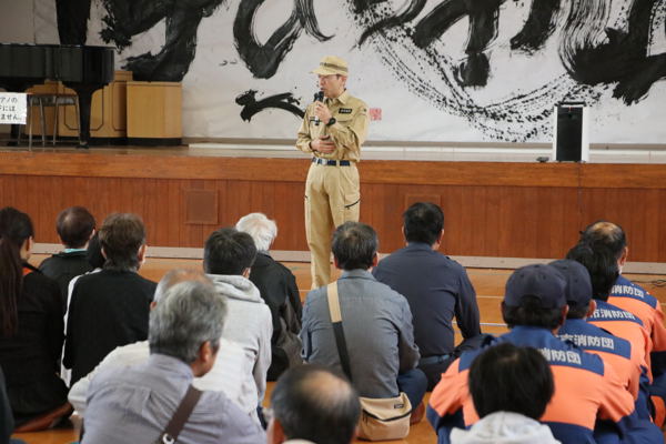 訓練の講評をする宮崎市長の画像