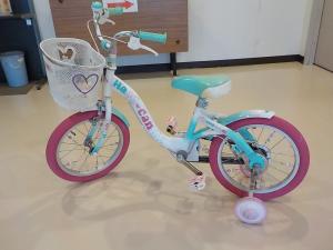 16インチの子供用の自転車です。