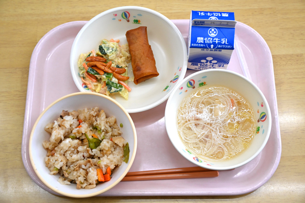 「お米」を題材にした学校給食の画像