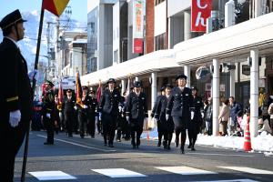 出初式での分列行進