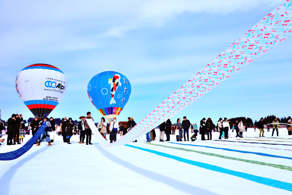 小千谷縮の雪ざらしの画像