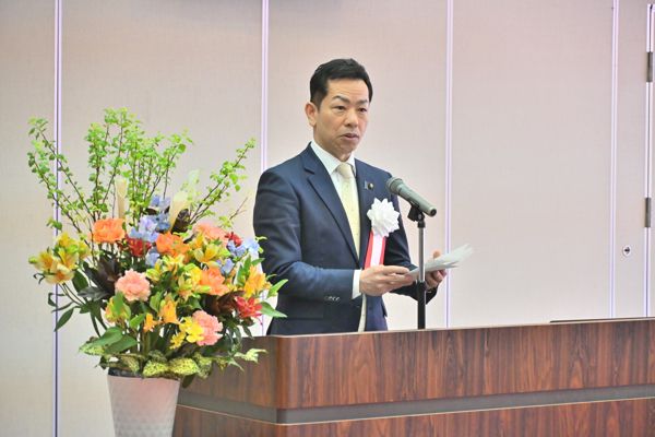 開校式で式辞を述べる宮崎市長の画像