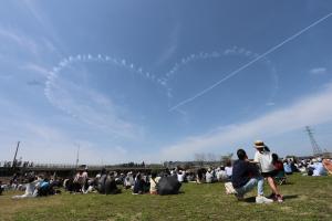 ブルーインパルスによるビッグハートの写真