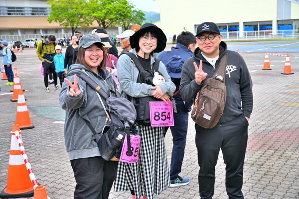 スタート前の元気な参加者の画像