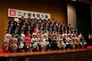 集合写真を撮る様子
