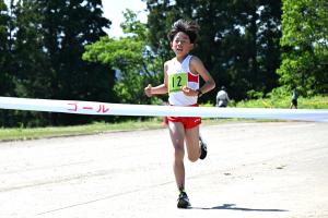 小学４～６年生女子の部でスタートする選手の画像
