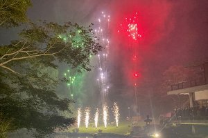 イタリア大使館での小千谷産花火打上げの画像