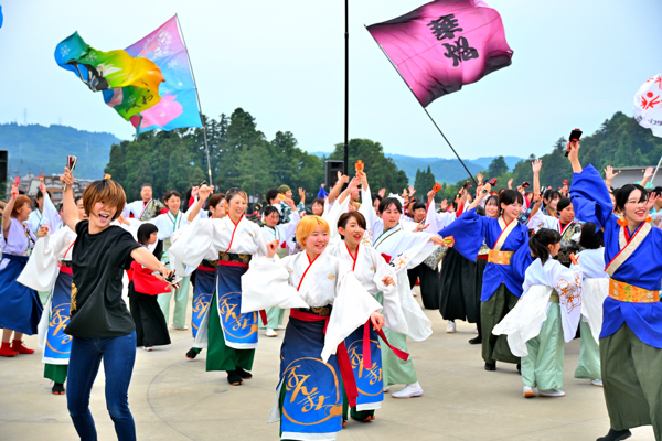 総踊りの画像