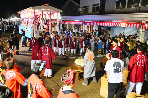 仮装盆踊りの画像