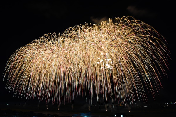 十号㊕八発ワイド同上打花火の画像