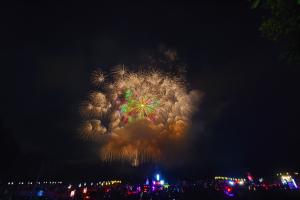 片貝兆民一同で二十歳を祝ってあげた四尺玉の画像