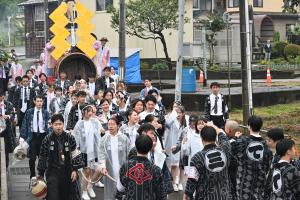 若連合による筒引きの画像