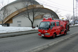 避難指示を伝える消防車の画像