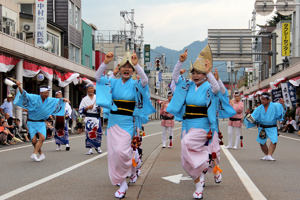 阿波踊りを披露する野馬追連のみなさんの画像