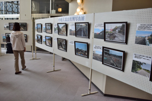 震災当時の様子パネル展示の画像