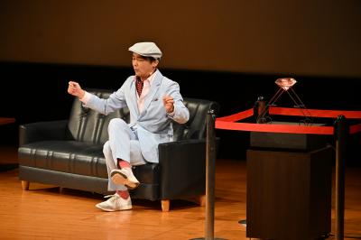ストーリーを演じる音楽探偵バッハの写真